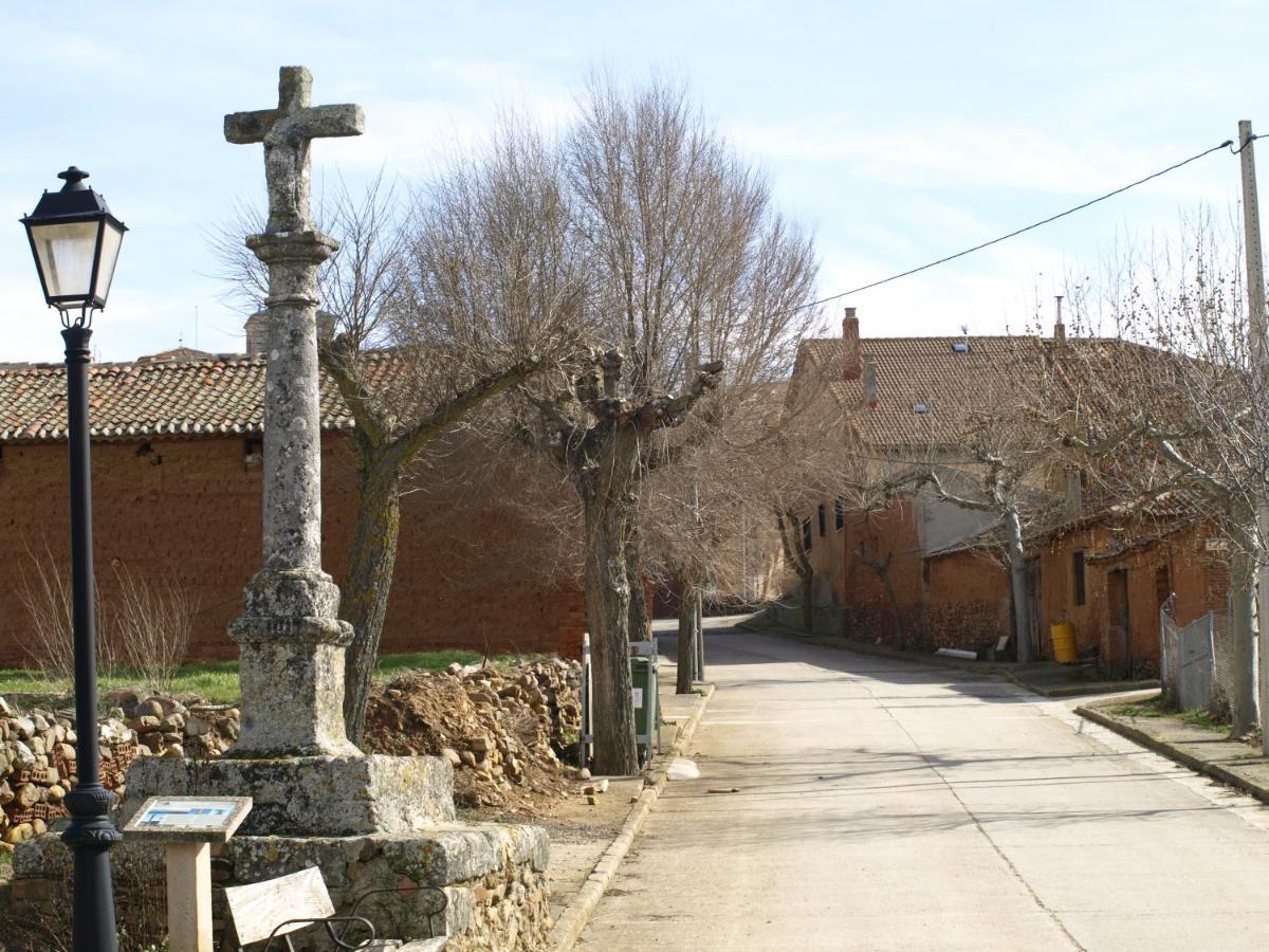 Albergue Fresno de Cantespino - La Tormenta Exterior foto